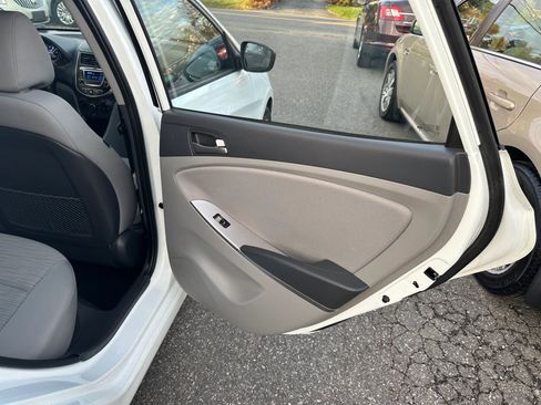 Used 2015 Hyundai Accent GS image 22