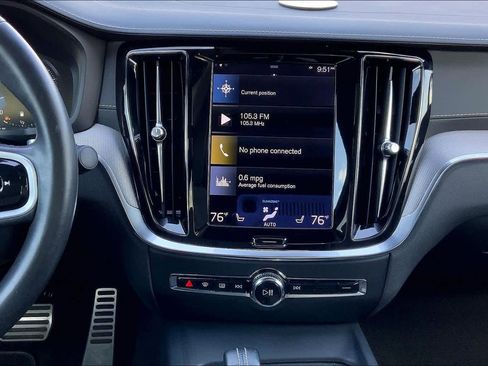 Used 2022 Volvo S60 B5 R-Design image 6