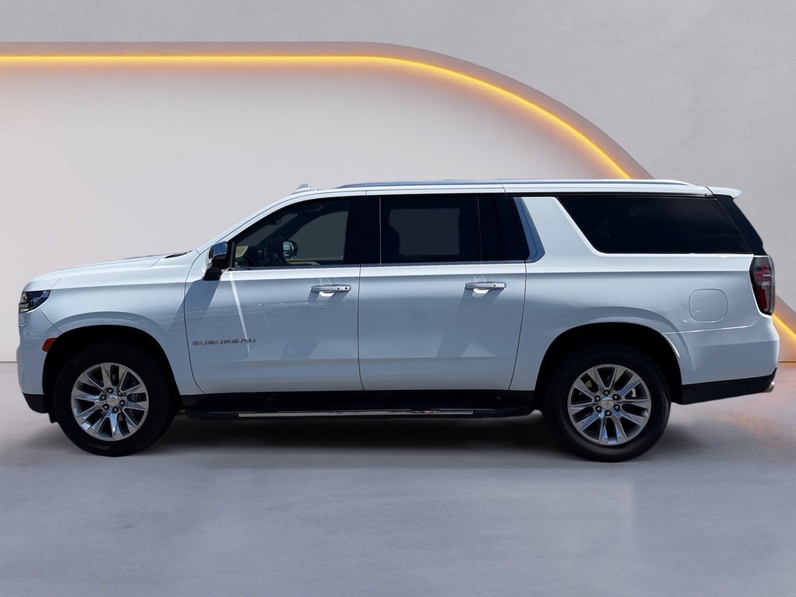 Used 2024 Chevrolet Suburban Premier AWD/4WD image 6