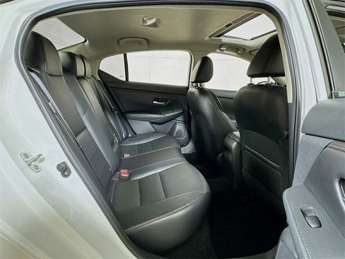 Used 2024 Nissan Sentra SR w/ SR Premium Package image 26