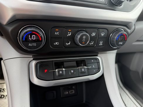 Used 2023 GMC Acadia SLT w/ Technology Package AWD/4WD image 37