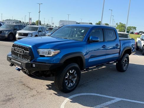 Used 2017 Toyota Tacoma TRD Off-Road w/ Tow Package (A/T) image 22