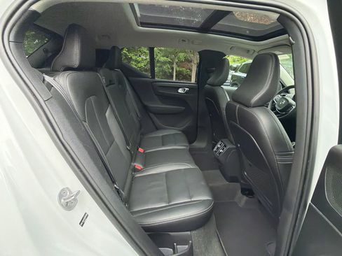 Used 2025 Volvo XC40 B5 Core AWD/4WD image 20
