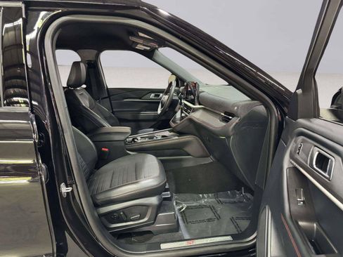 Used 2025 Ford Explorer ST-Line w/ Premium Package RWD image 31