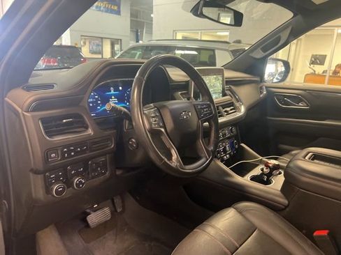 Used 2022 Chevrolet Suburban RST w/ Luxury Package image 4