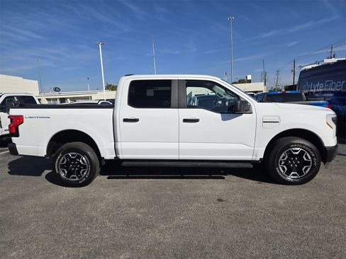 Used 2023 Ford F150 Lightning Pro image 4