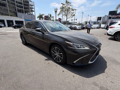 Used 2021 Lexus ES 300h w/ Premium Package FWD image 5