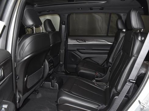 New 2025 Jeep Grand Cherokee L Limited w/ Trailer Tow Package image 28