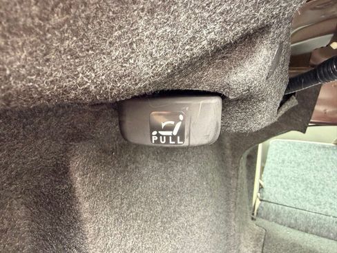 Used 2011 Ford Fusion SE w/ 202A Rapid Spec Order Code FWD image 30