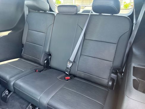 Used 2025 Buick Enclave Sport Touring w/ Power Package FWD image 12