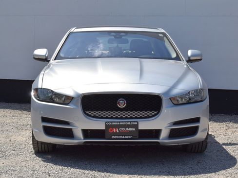 Used 2017 Jaguar XE Premium RWD image 7