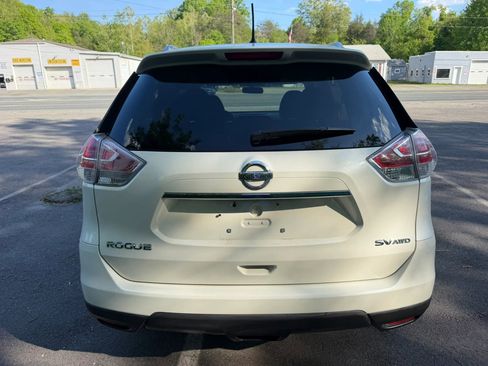 Used 2015 Nissan Rogue SV w/ SV Premium Package AWD/4WD image 9