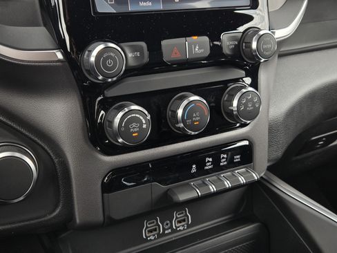 New 2026 RAM 1500 Express AWD/4WD image 13