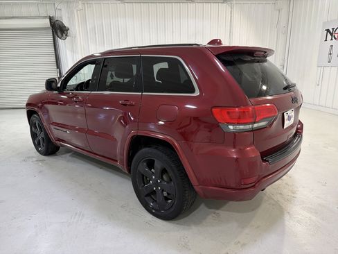 Used 2015 Jeep Grand Cherokee Altitude image 3