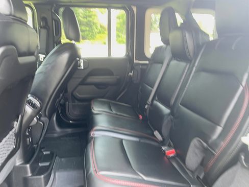 Certified 2024 Jeep Wrangler Unlimited Rubicon image 10