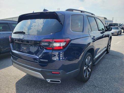 Used 2023 Honda Pilot Touring image 4