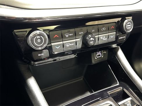 Used 2023 Jeep Compass Limited w/ Sun and Sound Group image 20