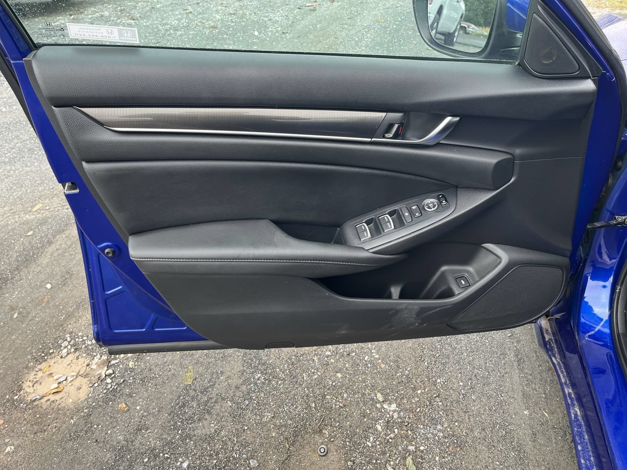 Used 2020 Honda Accord Sport image 3