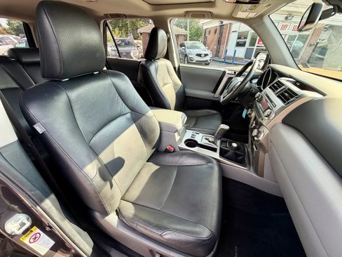 Used 2011 Toyota 4Runner SR5 w/ Premium Pkg w/Leather AWD/4WD image 11