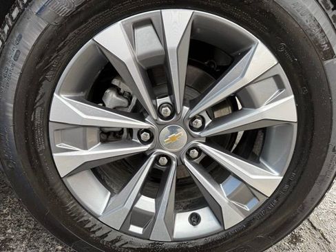 Used 2026 Chevrolet Equinox LT image 8