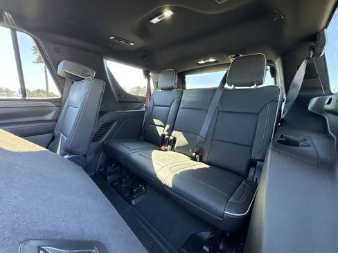 Used 2024 GMC Yukon SLT w/ SLT Premium Package image 33
