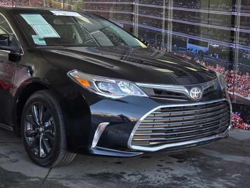 Certified 2018 Toyota Avalon XLE Plus w/ Carpet Mat Package image 2