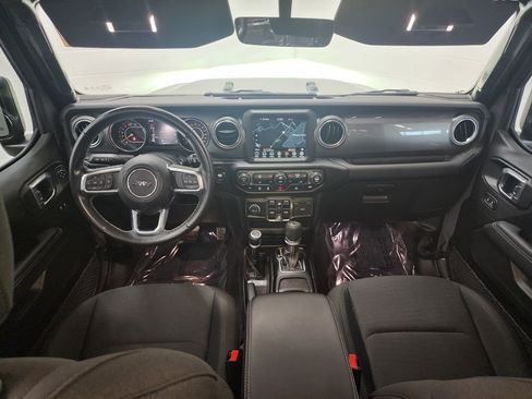 Used 2022 Jeep Wrangler Unlimited Sahara w/ Dual Top Group image 25