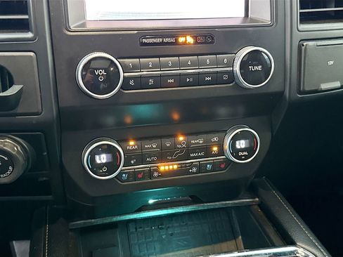 Used 2020 Ford Expedition Limited RWD image 17