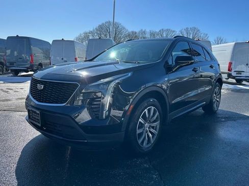 Used 2019 Cadillac XT4 Sport image 3