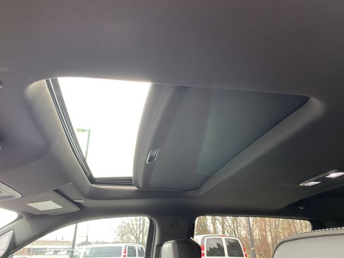 Used 2022 Chevrolet Silverado 1500 High Country w/ High Country Premium Package image 36