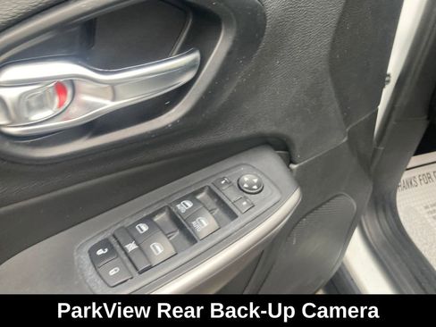 Used 2021 Jeep Cherokee Latitude Lux w/ Comfort/Convenience Group AWD/4WD image 14