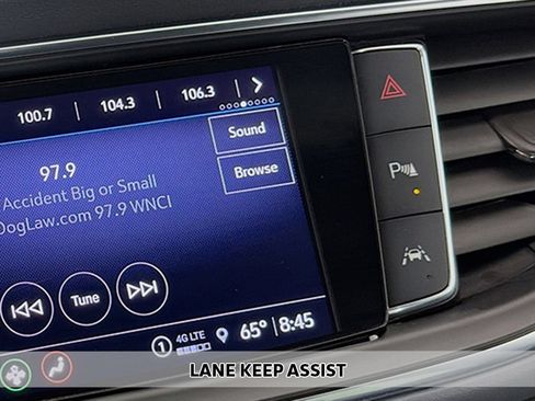Used 2023 Buick Enclave Essence w/ Experience Buick Package FWD image 4