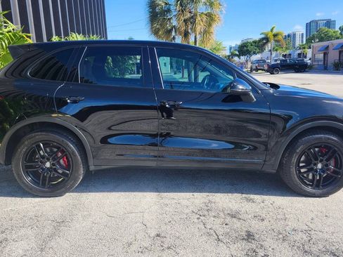 Used 2017 Porsche Cayenne AWD/4WD image 20