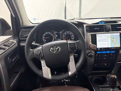 Used 2021 Toyota 4Runner Limited AWD/4WD image 26