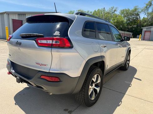 Used 2017 Jeep Cherokee Trailhawk w/ Comfort/Convenience Group AWD/4WD image 10
