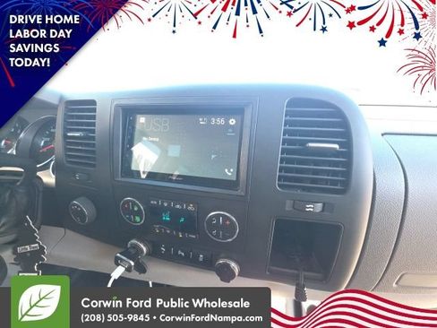 Used 2014 GMC Sierra 2500 SLE w/ SLE Preferred Package AWD/4WD image 14