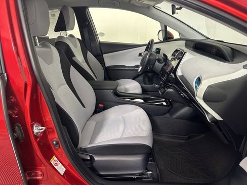 Used 2016 Toyota Prius Three image 14