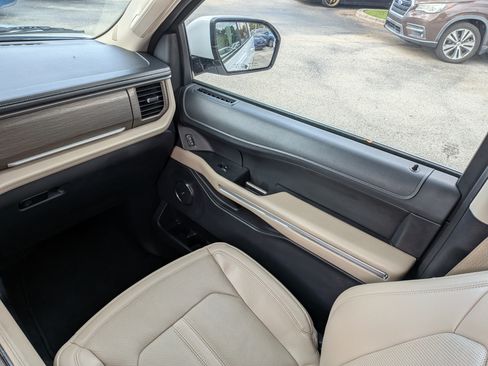Used 2024 Ford Expedition Max Limited RWD image 19