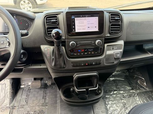 Used 2025 RAM ProMaster 2500 w/ U-Haul Equipment Group FWD image 20