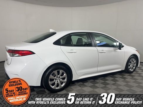 Used 2025 Toyota Corolla LE image 4