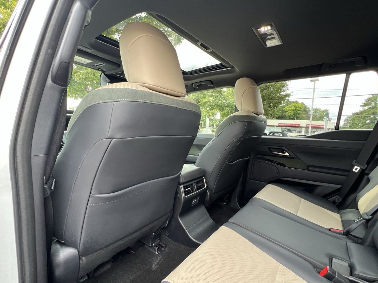 Used 2024 Lexus GX 550 AWD/4WD image 23