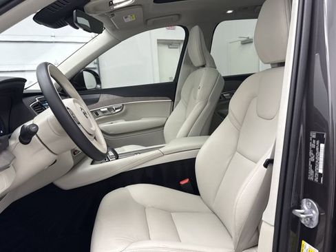 Certified 2024 Volvo XC90 B6 Plus w/ Protection Package Premier image 12