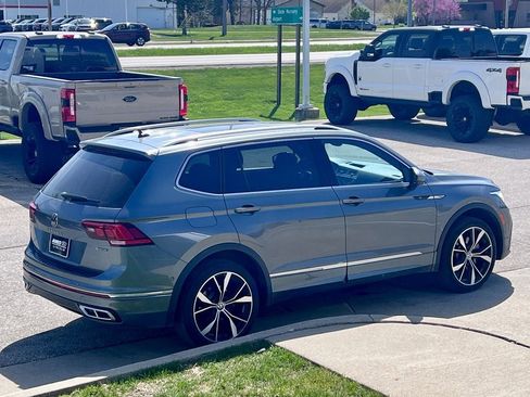 Used 2022 Volkswagen Tiguan SEL R-Line AWD/4WD image 6