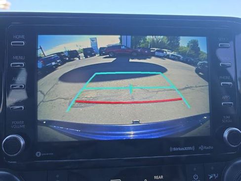 Used 2021 Toyota Highlander XLE AWD/4WD image 34