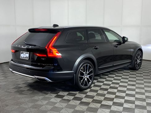Used 2018 Volvo V90 T6 Cross Country w/ Convenience Package image 8