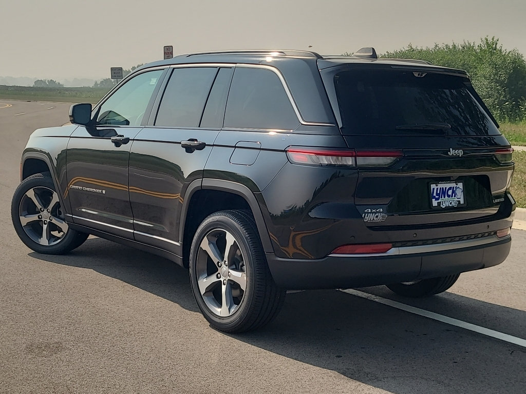 New 2026 Jeep Grand Cherokee Limited w/ Luxury Tech Group II AWD/4WD image 2