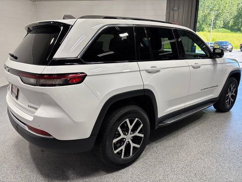 Used 2025 Jeep Grand Cherokee Limited AWD/4WD image 7