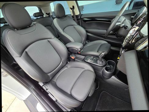 Used 2024 MINI Cooper SE image 23