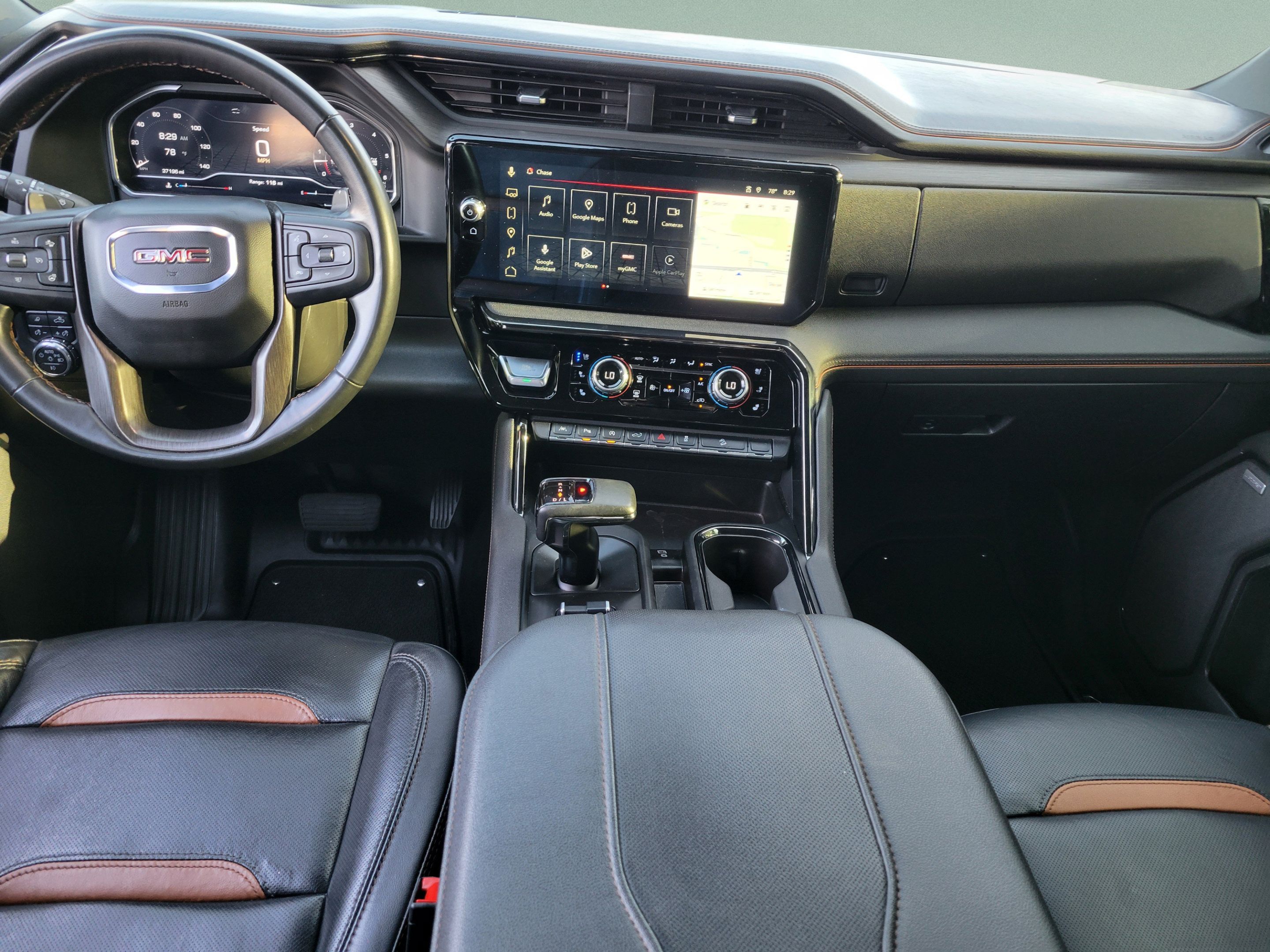 Used 2024 GMC Sierra 1500 AT4 w/ Technology Package AWD/4WD image 9