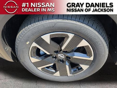 New 2025 Nissan Kicks SV w/ SV Premium Package image 18